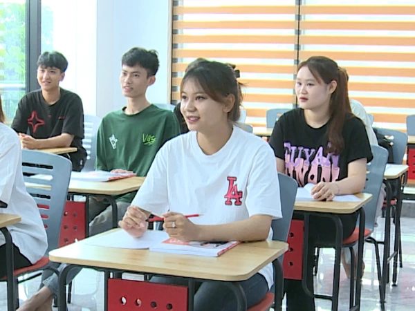 Hình ảnh lớp học và cơ sở Pasal 7